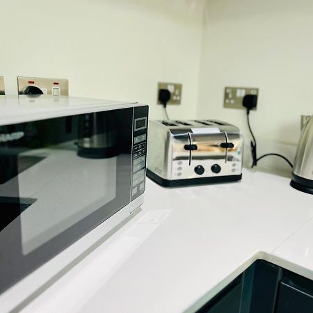 Stylish Studio Apartment Near To Old Trafford Stadium مانشستر المظهر الخارجي الصورة
