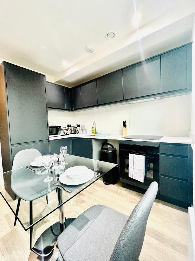 Stylish Studio Apartment Near To Old Trafford Stadium مانشستر المظهر الخارجي الصورة