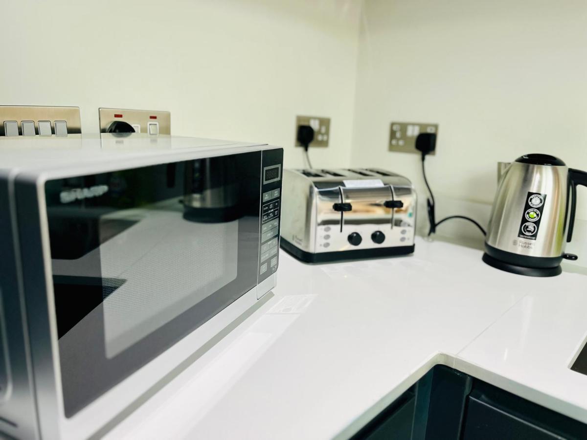 Stylish Studio Apartment Near To Old Trafford Stadium مانشستر المظهر الخارجي الصورة