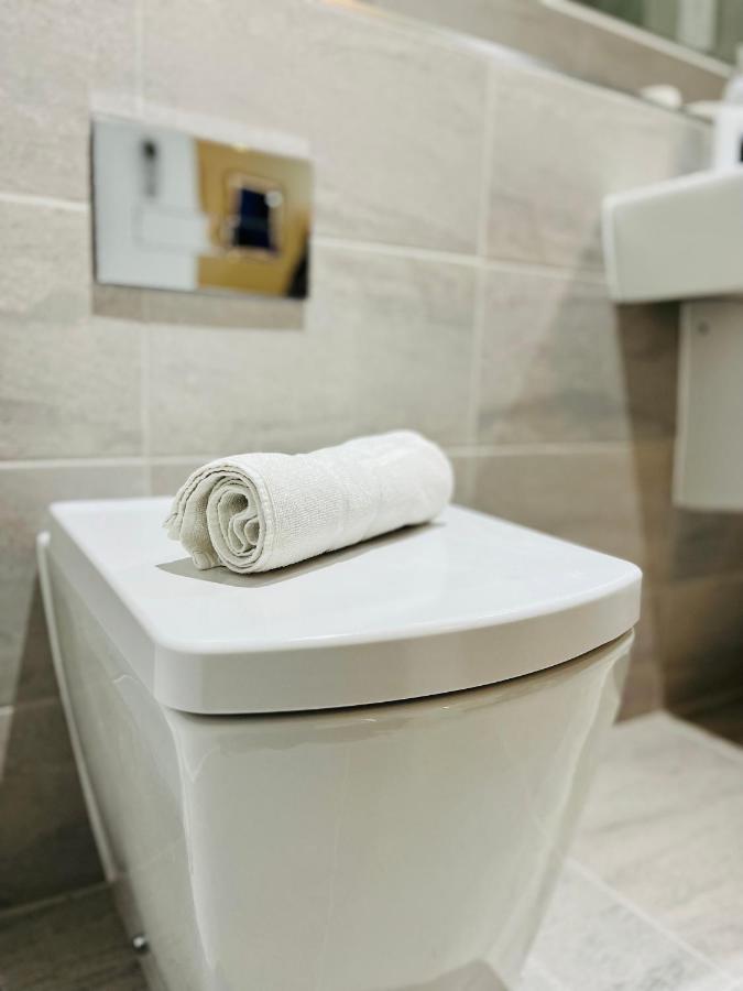 Stylish Studio Apartment Near To Old Trafford Stadium مانشستر المظهر الخارجي الصورة