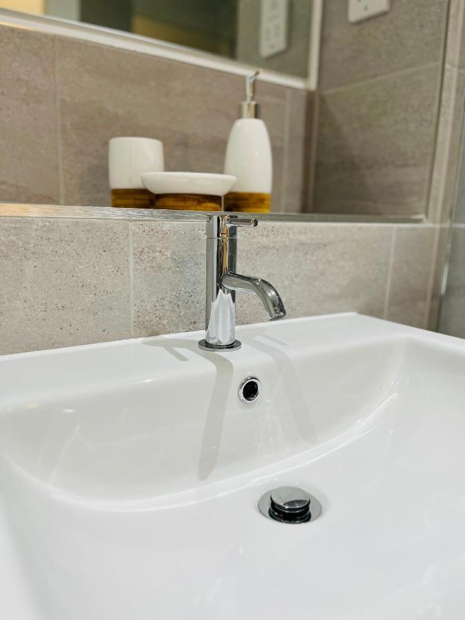 Stylish Studio Apartment Near To Old Trafford Stadium مانشستر المظهر الخارجي الصورة